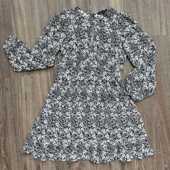 Banana Republic Keyhole Mini Dress Sz 2 Women’s - Picture 11 of 11